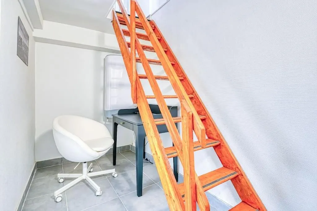 Apartment Charmant Studio Boulevard Voltaire - II Paris
